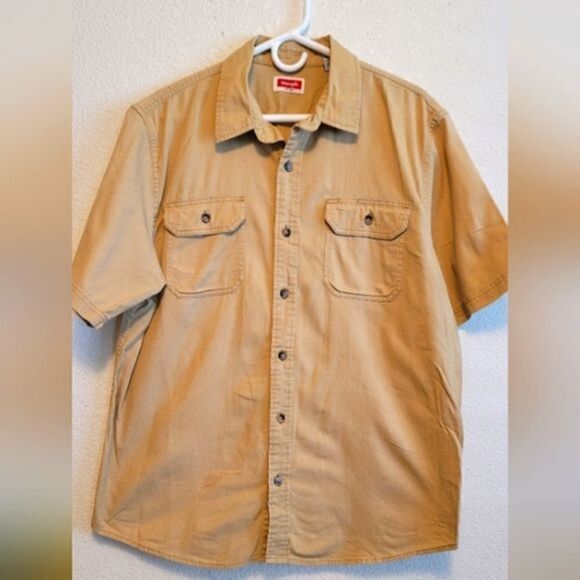 Wrangler premium quality button down  shirt‎ mens L tan short - Picture 1 of 3